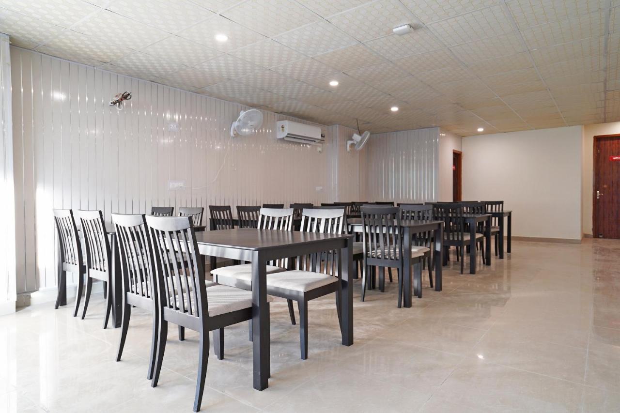 Oyo Flagship 77122 Gmd Vasundhara Ghaziabad Exterior foto