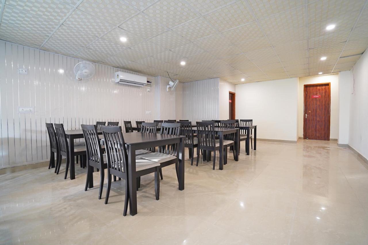 Oyo Flagship 77122 Gmd Vasundhara Ghaziabad Exterior foto