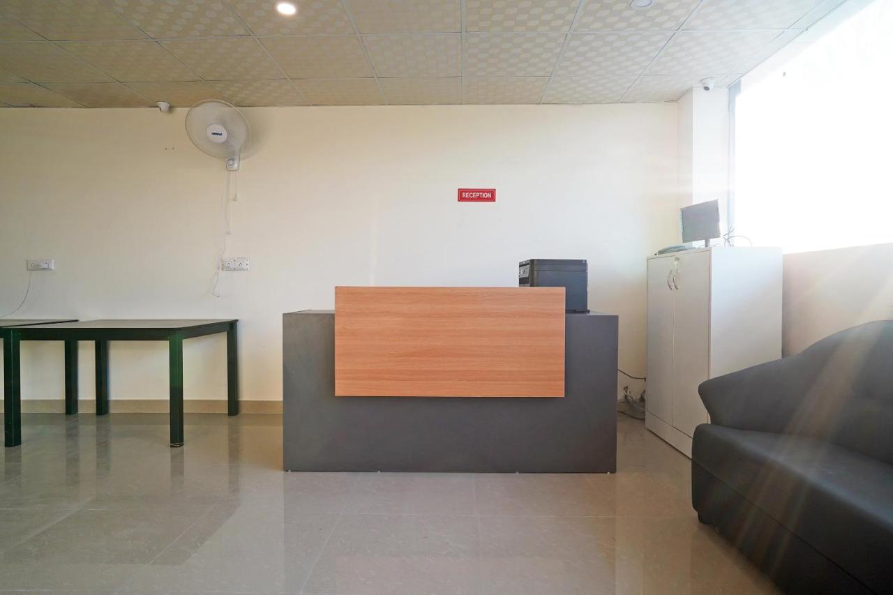Oyo Flagship 77122 Gmd Vasundhara Ghaziabad Exterior foto