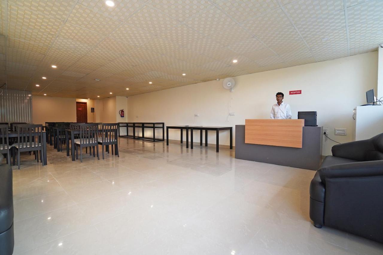 Oyo Flagship 77122 Gmd Vasundhara Ghaziabad Exterior foto